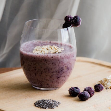 Blueberry Oat and Chia Smoothie