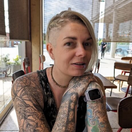 Phe Ledwell, vegan plant-based nutritional therapist